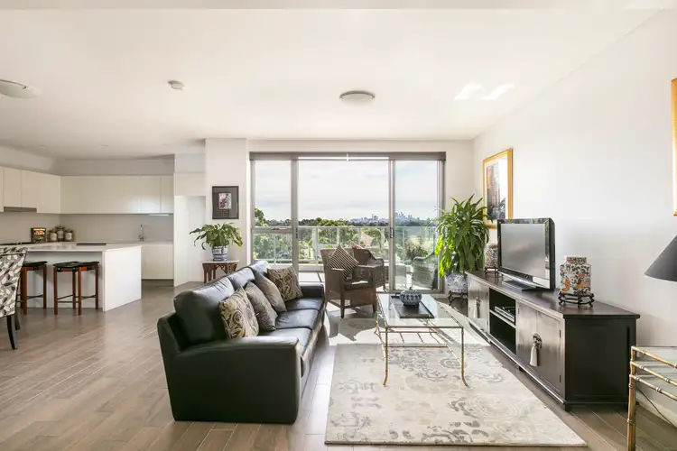 504/104A Bay Street (enter via 27 Myrtle Street ), Pagewood NSW 2035