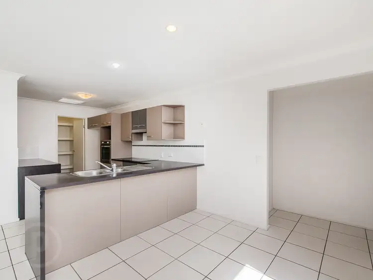 Fifth view of Homely house listing, 7 Mapelton Circuit, Parkinson QLD 4115