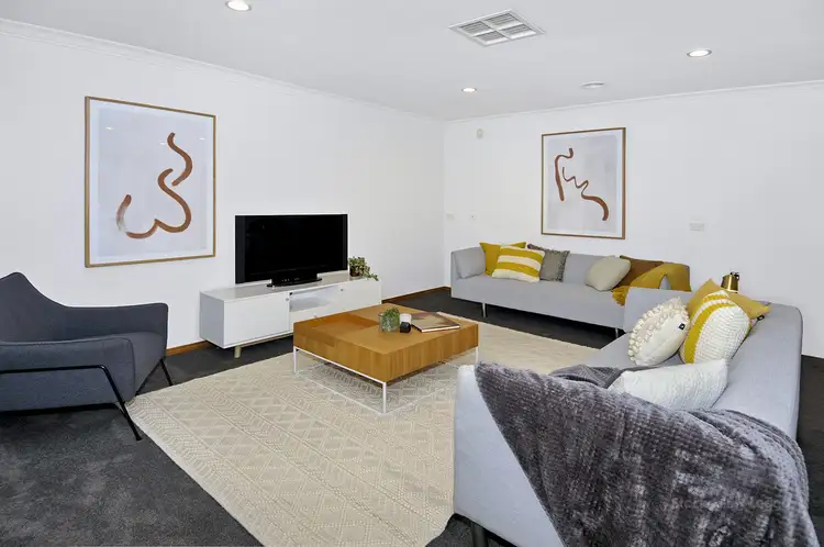 Second view of Homely house listing, 7 Atlanta Close, Mill Park VIC 3082
