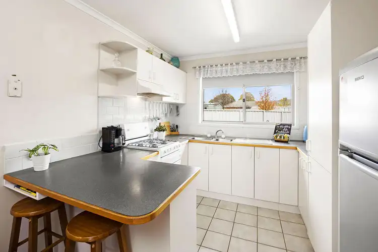 Third view of Homely unit listing, 3/27 Edinburgh Circuit, Wodonga VIC 3690
