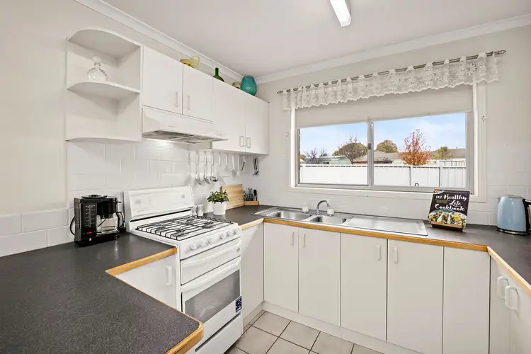 Fourth view of Homely unit listing, 3/27 Edinburgh Circuit, Wodonga VIC 3690