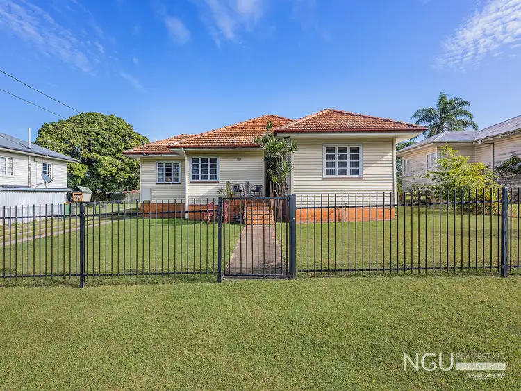 25 Prospect Street, Silkstone QLD 4304