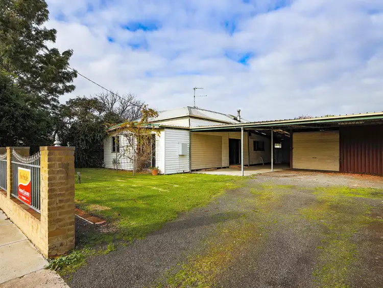 6 Picton Court, Sale VIC 3850