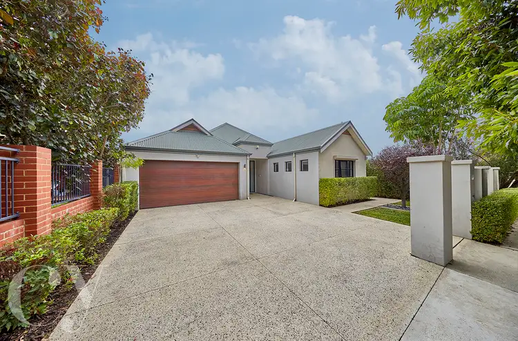 4A Hope Avenue, Manning WA 6152