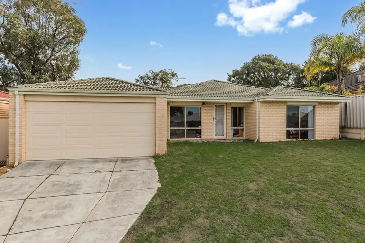 33 Oakfield Gardens, Parmelia WA 6167