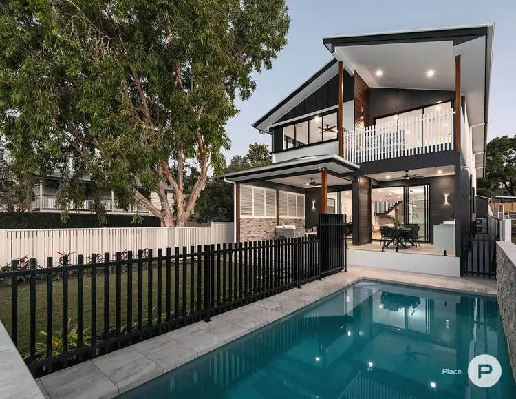 8 Wimbledon Street, Norman Park QLD 4170