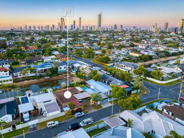 3 Costa Court, Broadbeach Waters QLD 4218