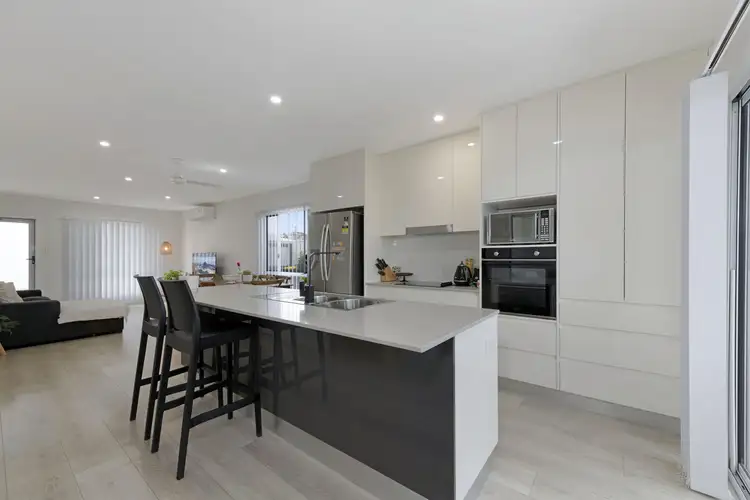 Fifth view of Homely unit listing, 4/11 Holland Street, Bargara QLD 4670