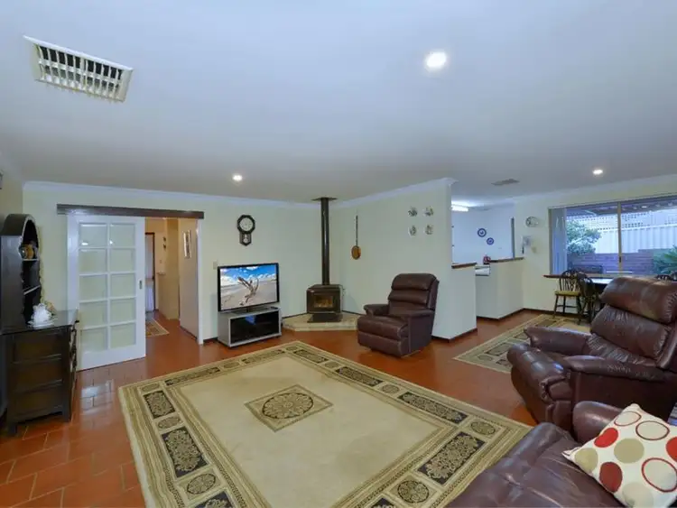 Seventh view of Homely house listing, 2 Glenroy Close, Halls Head WA 6210