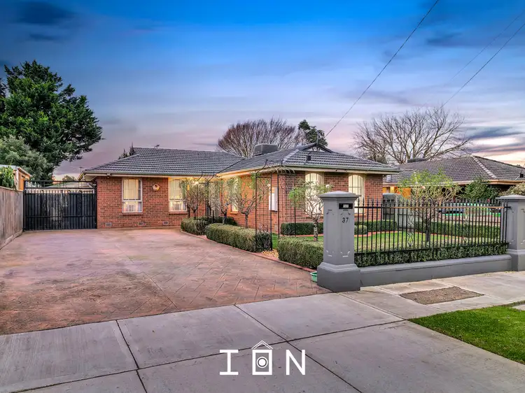 37 Loch Street, Cranbourne VIC 3977