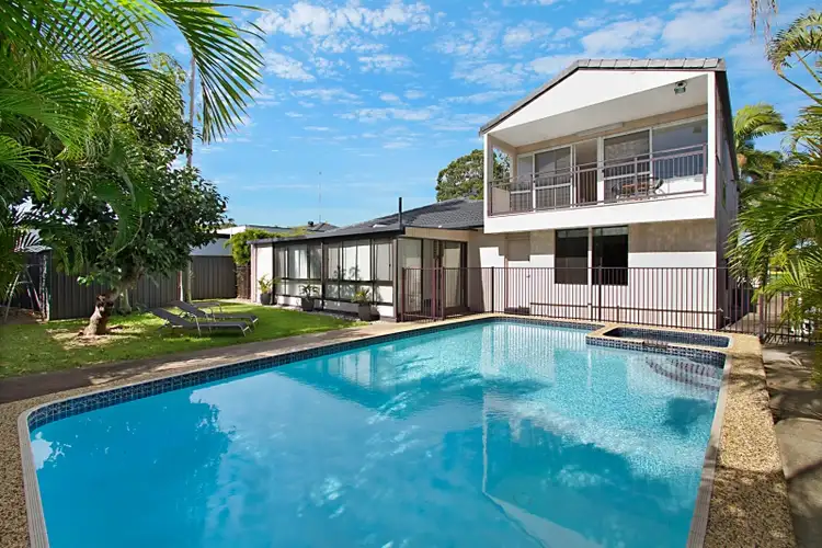 42 Fairsky Avenue, Mermaid Waters QLD 4218