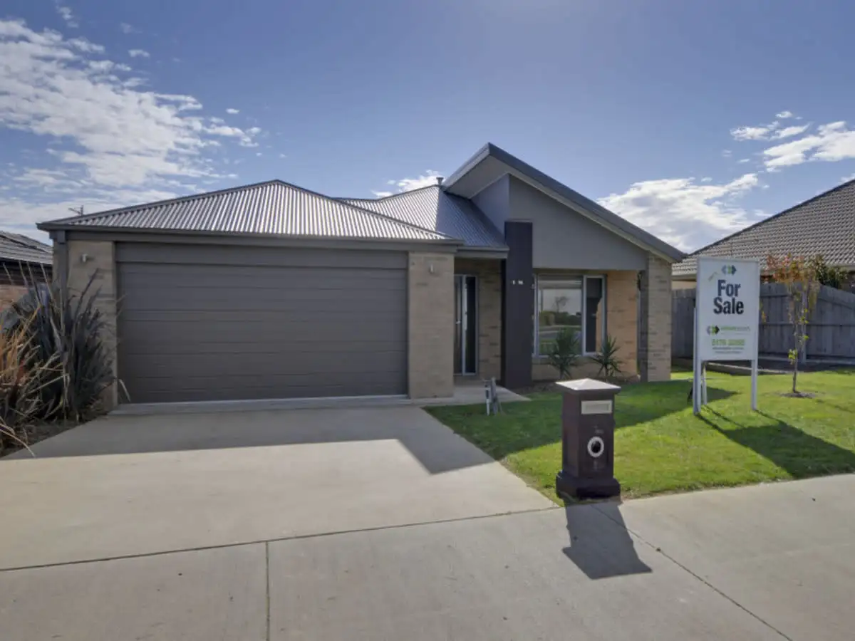 Main view of Homely house listing, 2/84 Bradman Boulevard, Traralgon VIC 3844