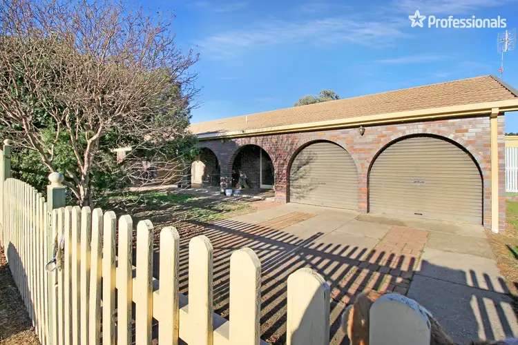 12 Jarvis Street, Oura NSW 2650