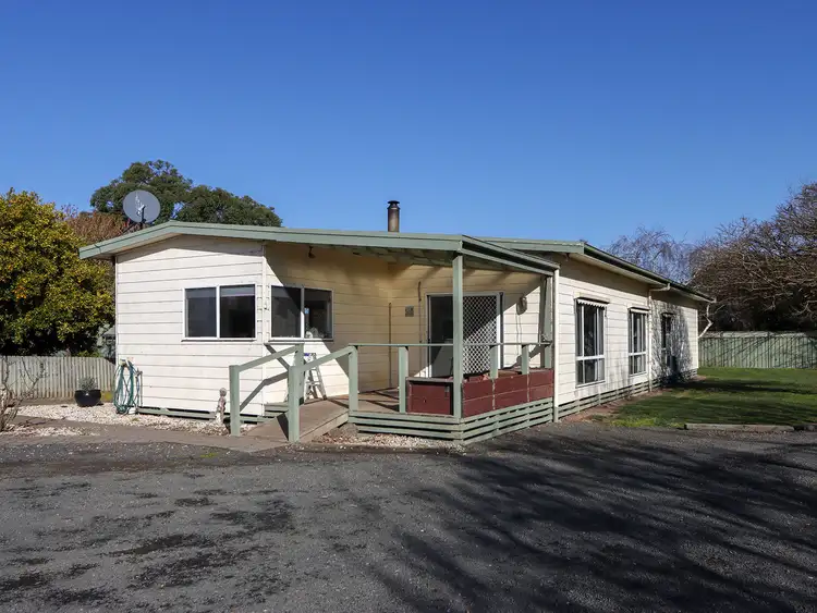 1003 Maffra-Sale Road