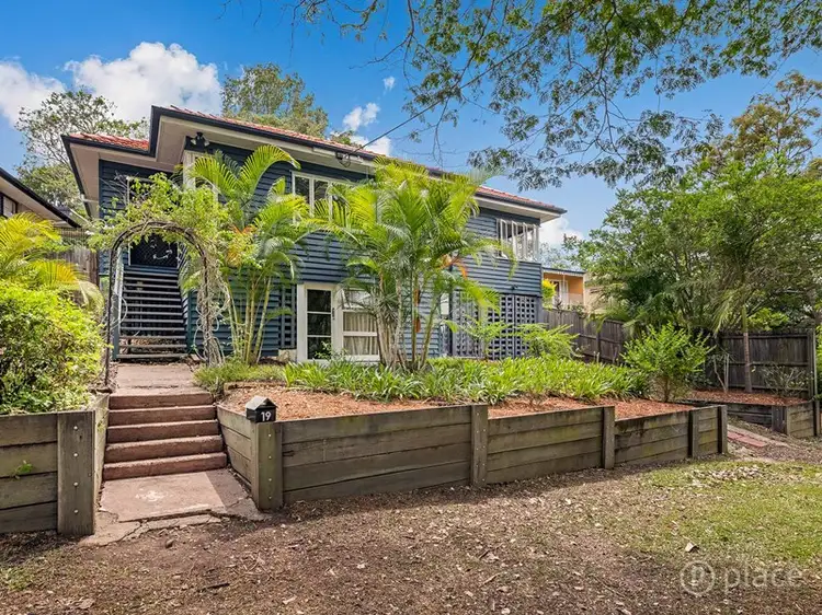 19 Quentin Street, Chapel Hill QLD 4069