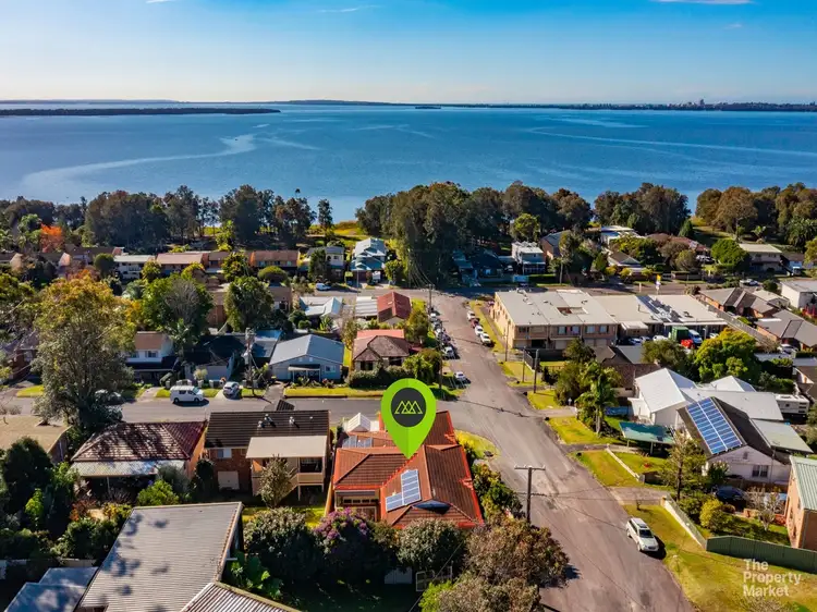 1a Shannon Parade, Berkeley Vale NSW 2261