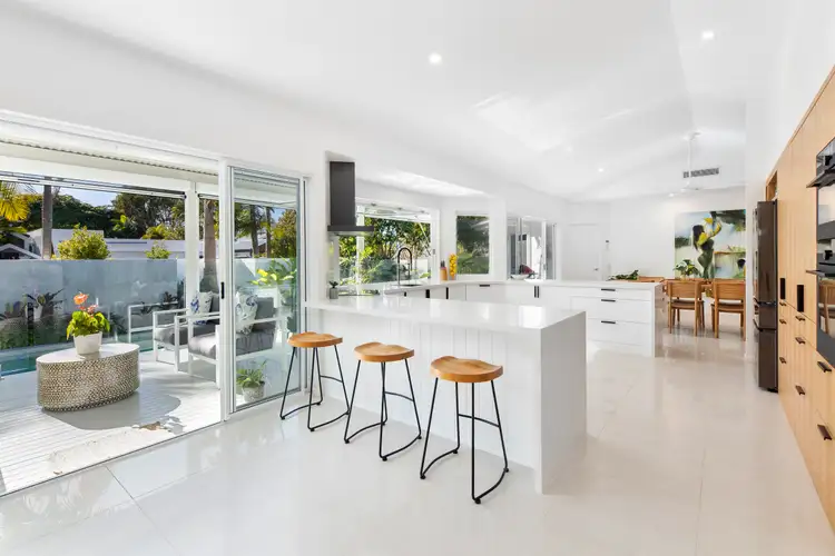 9 Seacove Court, Noosaville QLD 4566