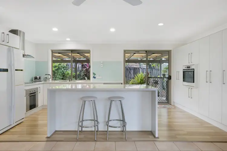 16 Zinnea Street, Elanora QLD 4221