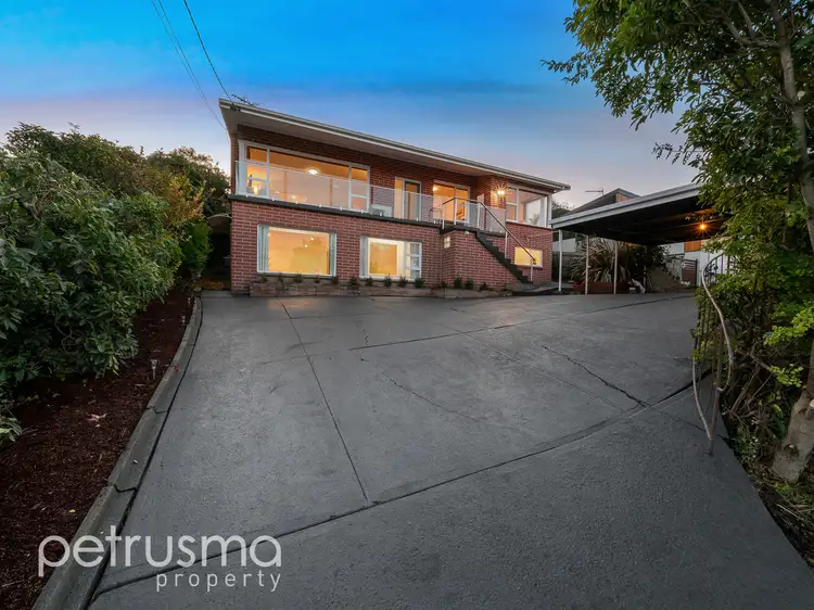 10 Oliver Avenue, Lindisfarne TAS 7015