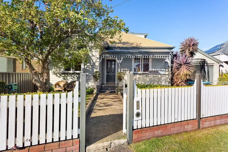 90 Fullerton Street, Stockton NSW 2295