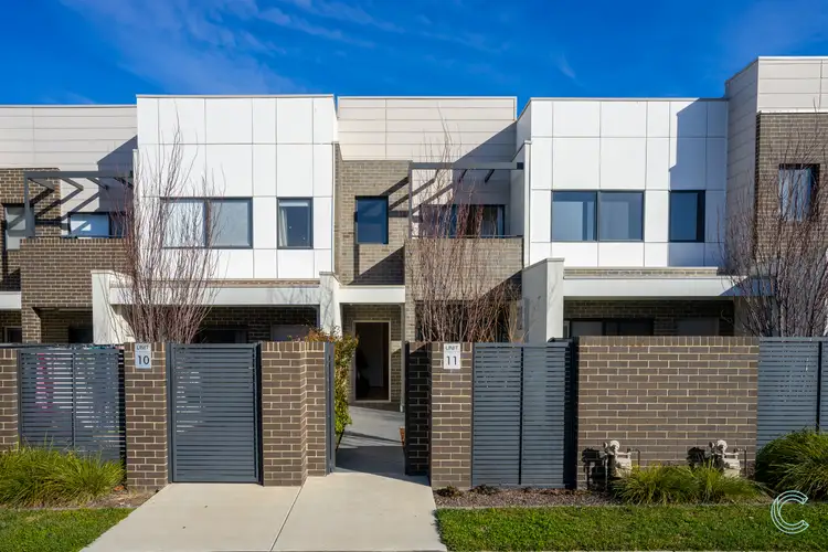 6 Bon Scott Crescent