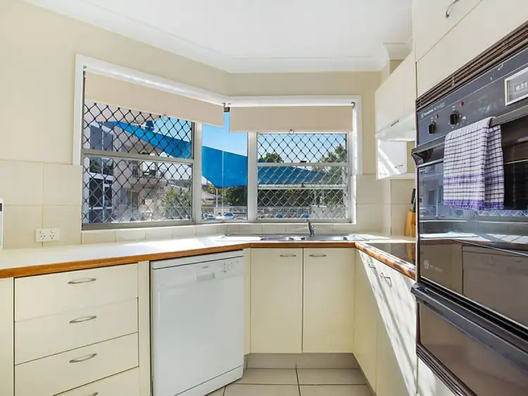 Second view of Homely apartment listing, 2/22-24 Jubilee Avenue, Broadbeach QLD 4218