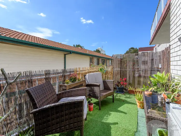 4/3 Ahern Street, Labrador QLD 4215