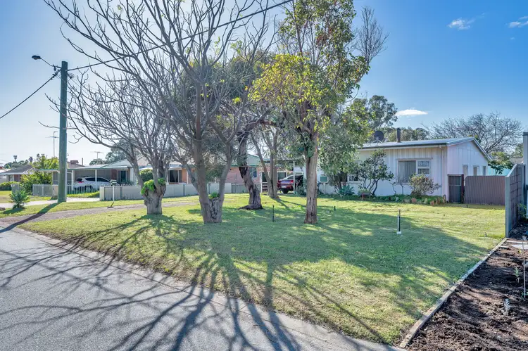 28 Kitchener Street, Dudley Park WA 6210