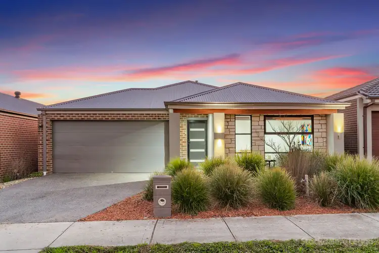 6 Goodenia Loop, Cranbourne West VIC 3977