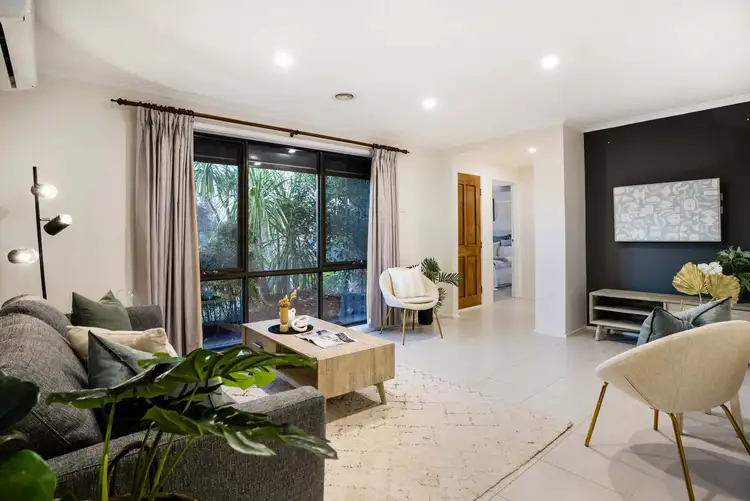 35 Cameron Way, Pakenham VIC 3810