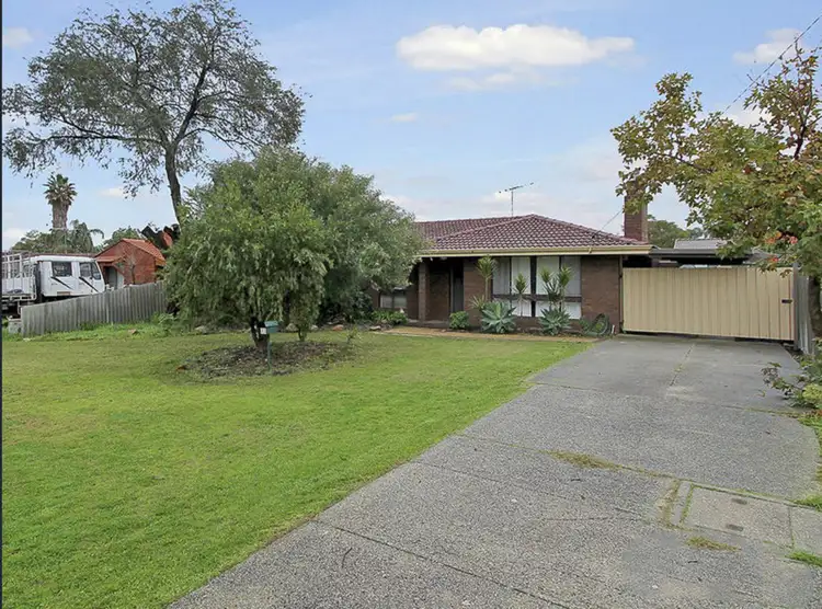 33 Mereworth Way, Marangaroo WA 6064