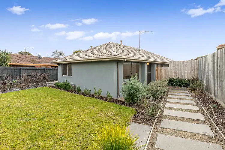 1/11 Luscombe Avenue, Carrum Downs VIC 3201