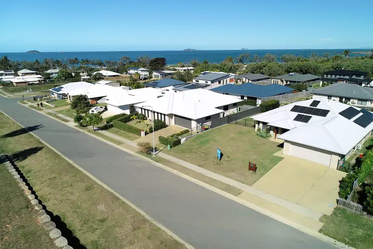20 Albemarle Street, Emu Park QLD 4710