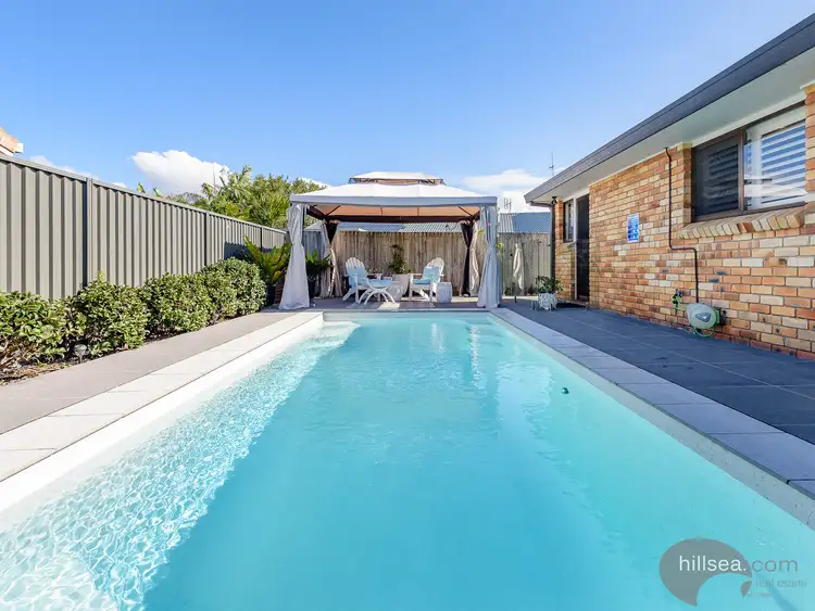 2/2 Warrie Close, Paradise Point QLD 4216