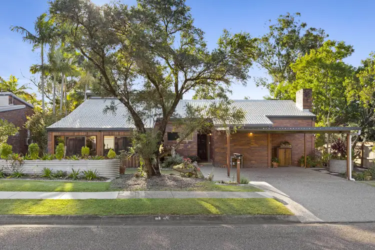 6 Dillingen Street, Chapel Hill QLD 4069