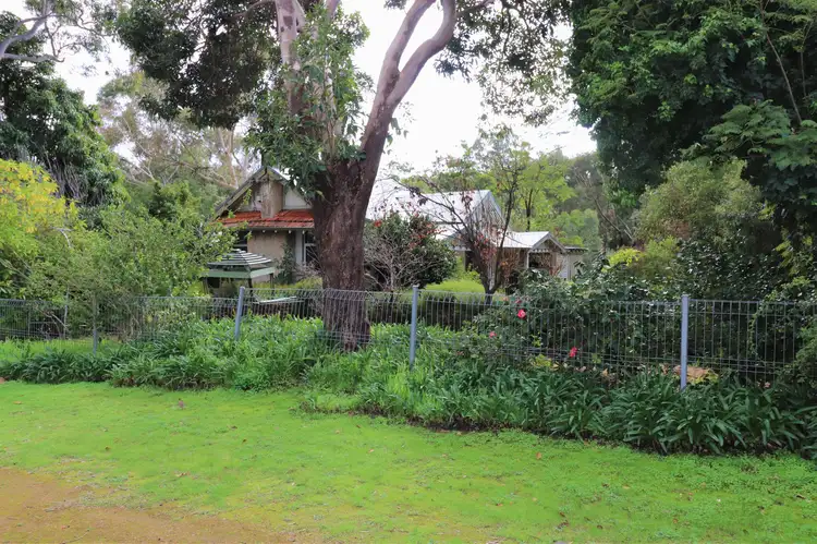 22 Pine Terrace, Darlington WA 6070