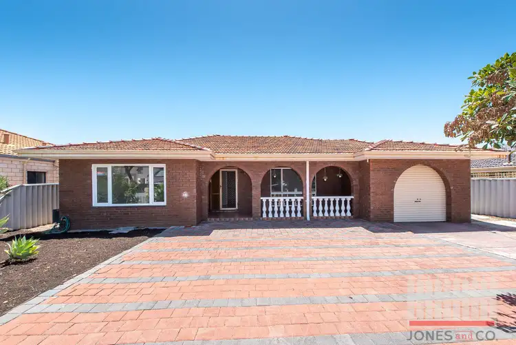 242A Grand Promenade, Dianella WA 6059