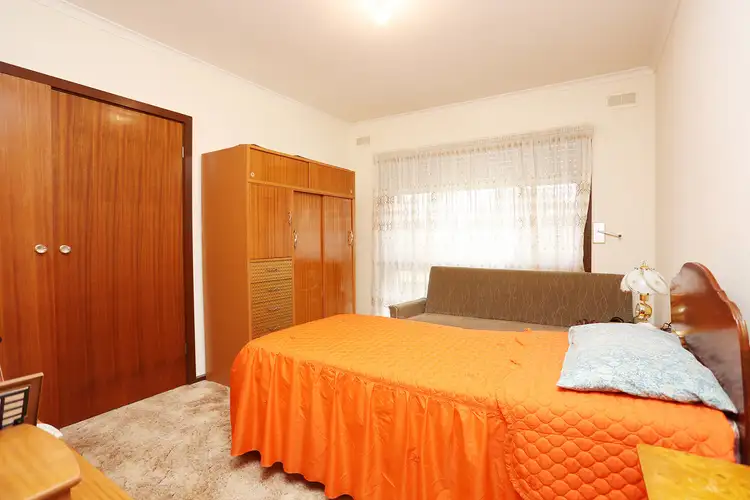 Fifth view of Homely house listing, 2 Alexina Street, St Albans VIC 3021