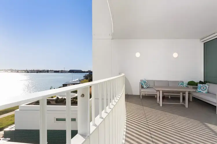 307/25 Honeysuckle Drive, Newcastle NSW 2300