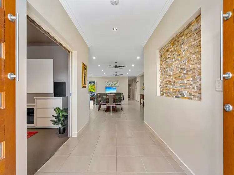 24 Long Island Drive, Windaroo QLD 4207