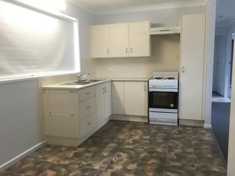 Fifth view of Homely unit listing, 8 Heilbronn Street, West Rockhampton QLD 4700
