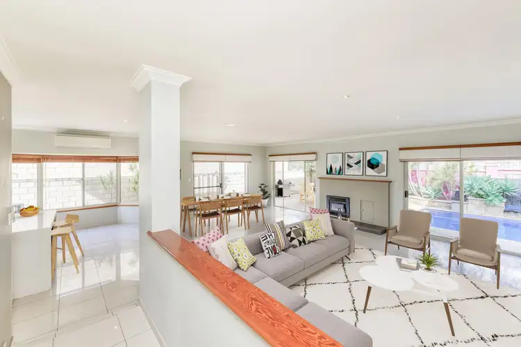 5 Colebatch Hill, Kardinya WA 6163