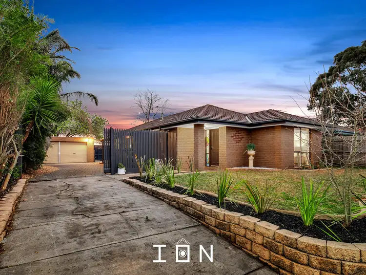 3 Caroline Crescent, Cranbourne West VIC 3977