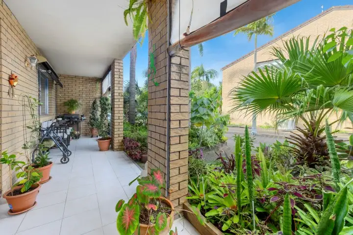 2/5 Angie Court, Mermaid Waters QLD 4218