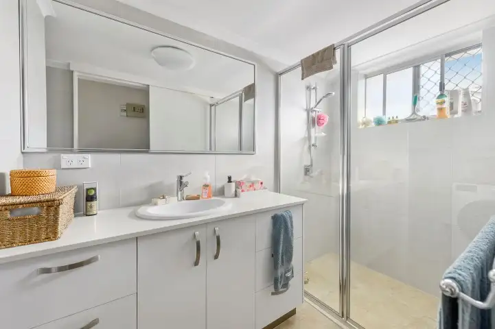 Seventh view of Homely unit listing, 2/5 Angie Court, Mermaid Waters QLD 4218