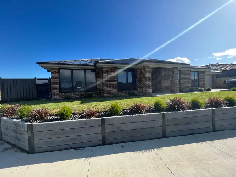18 Angus Road