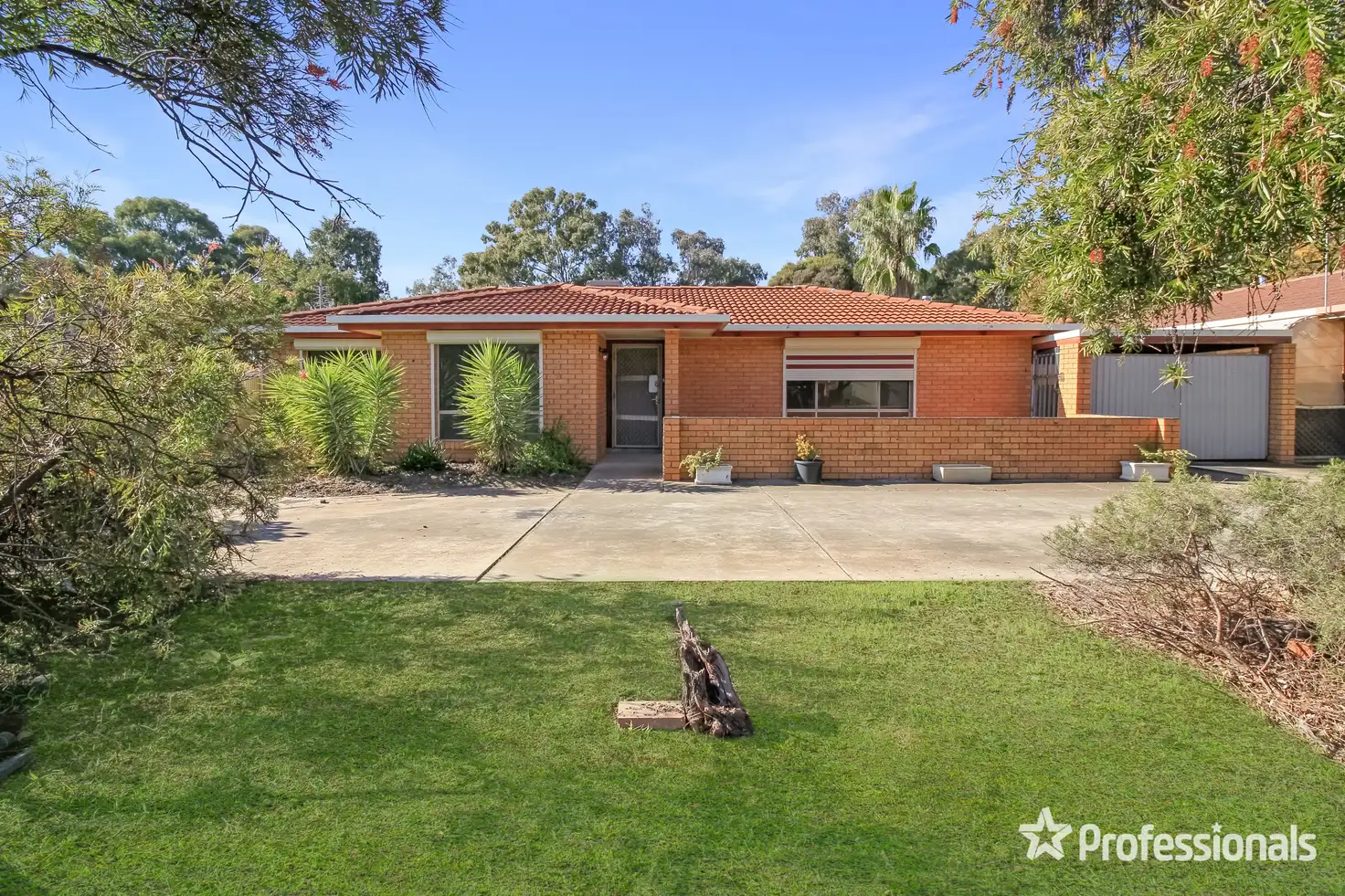 Main view of Homely house listing, 38 Karoom Drive, Glenfield Park NSW 2650