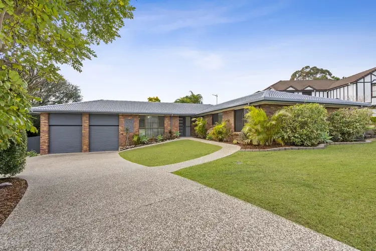 4 Churchill Court, Carrara QLD 4211