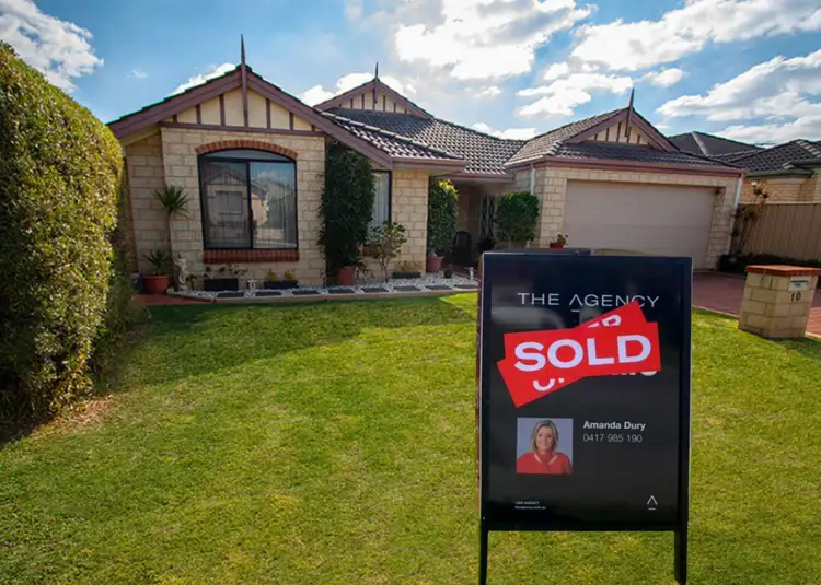 10 Wiltshire Avenue, Thornlie WA 6108
