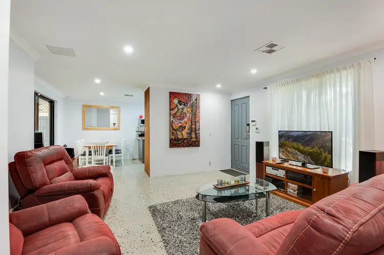 Fifth view of Homely villa listing, 2/7 Ellam Street, St James WA 6102